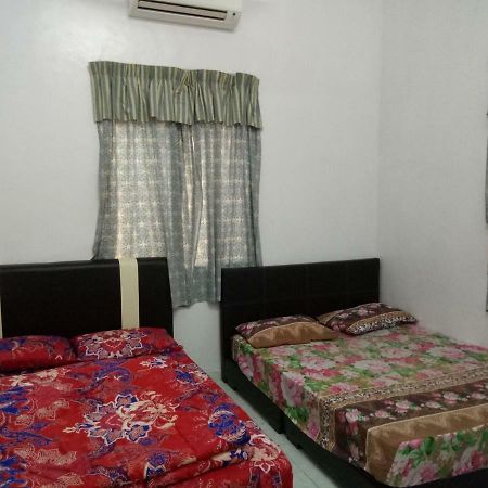 Aiman Homestay Marang Eksteriør bilde